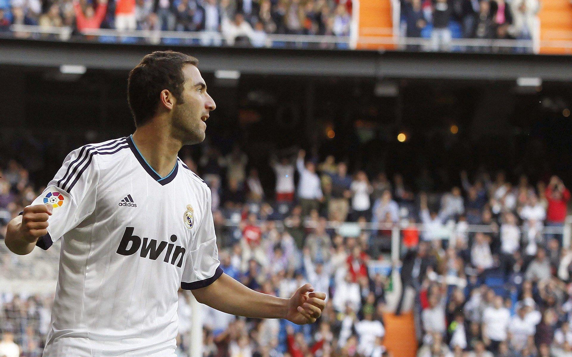 西甲联赛前瞻，马德里竞技多线奔波显疲态，皇家社会借主场之势争胜